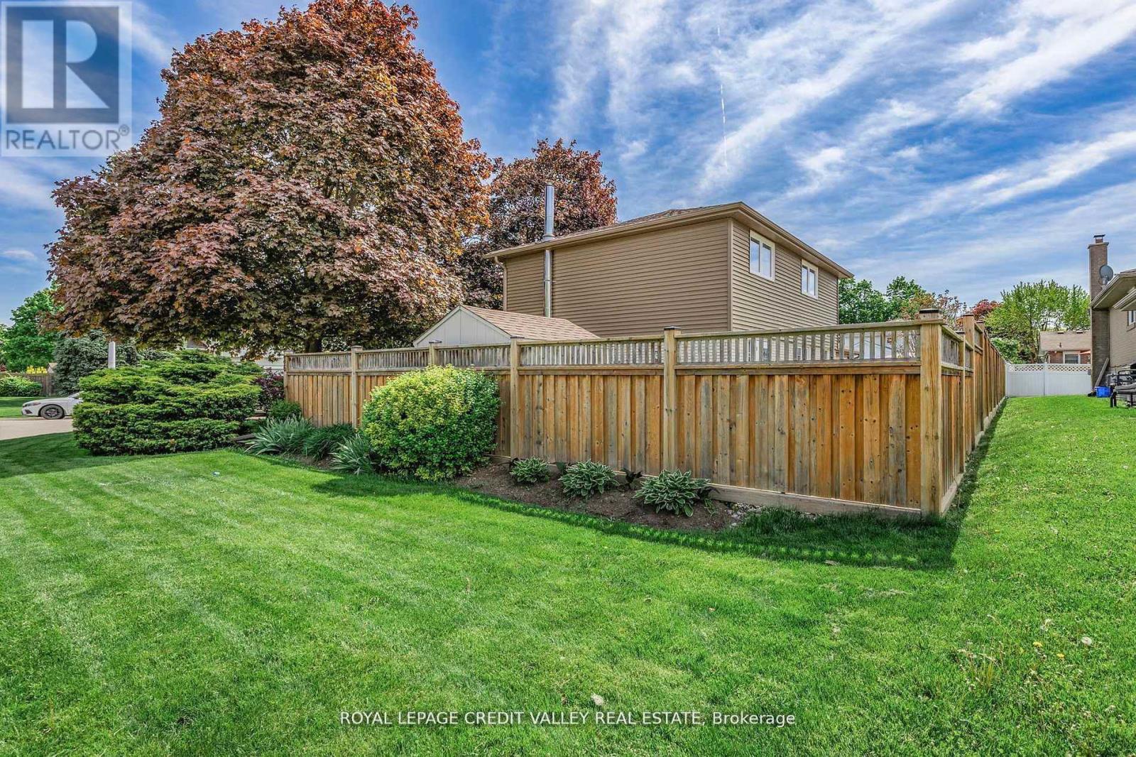 36 Lockton Crescent, Brampton, Ontario  L6W 1C3 - Photo 35 - W12675684