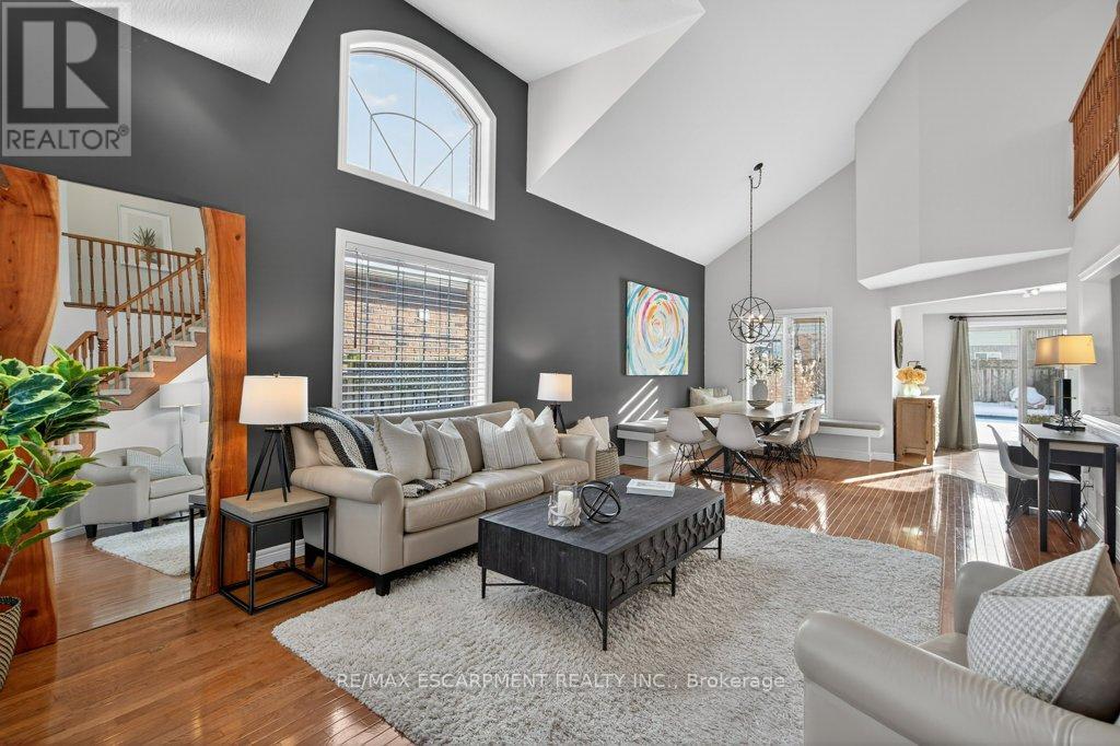 51 NAPA LANE, Hamilton, Ontario