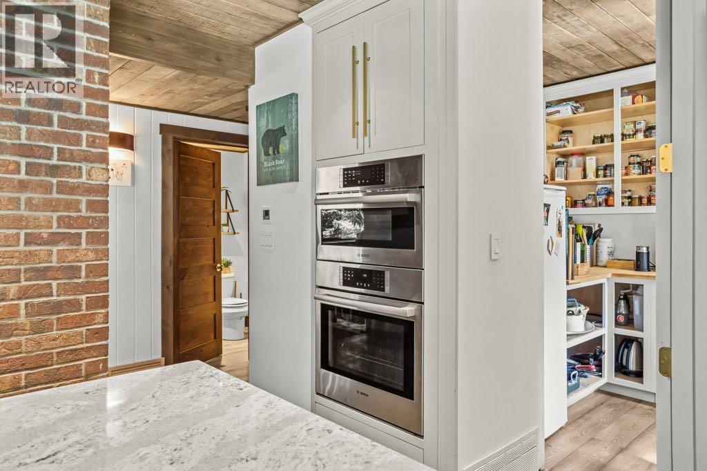 115 Spray Avenue, Banff, Alberta  T1L 1A1 - Photo 22 - A2258433