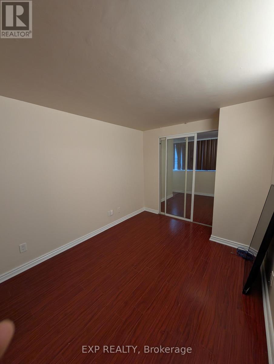 222 - 633 Bay Street, Toronto, Ontario  M5G 2G4 - Photo 9 - C12814432