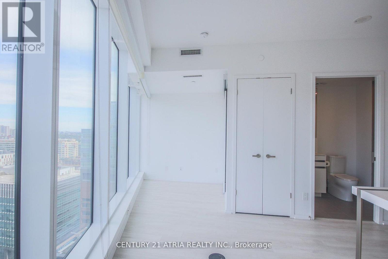 1913 - 197 Yonge Street, Toronto, Ontario  M5B 0C1 - Photo 14 - C12814448