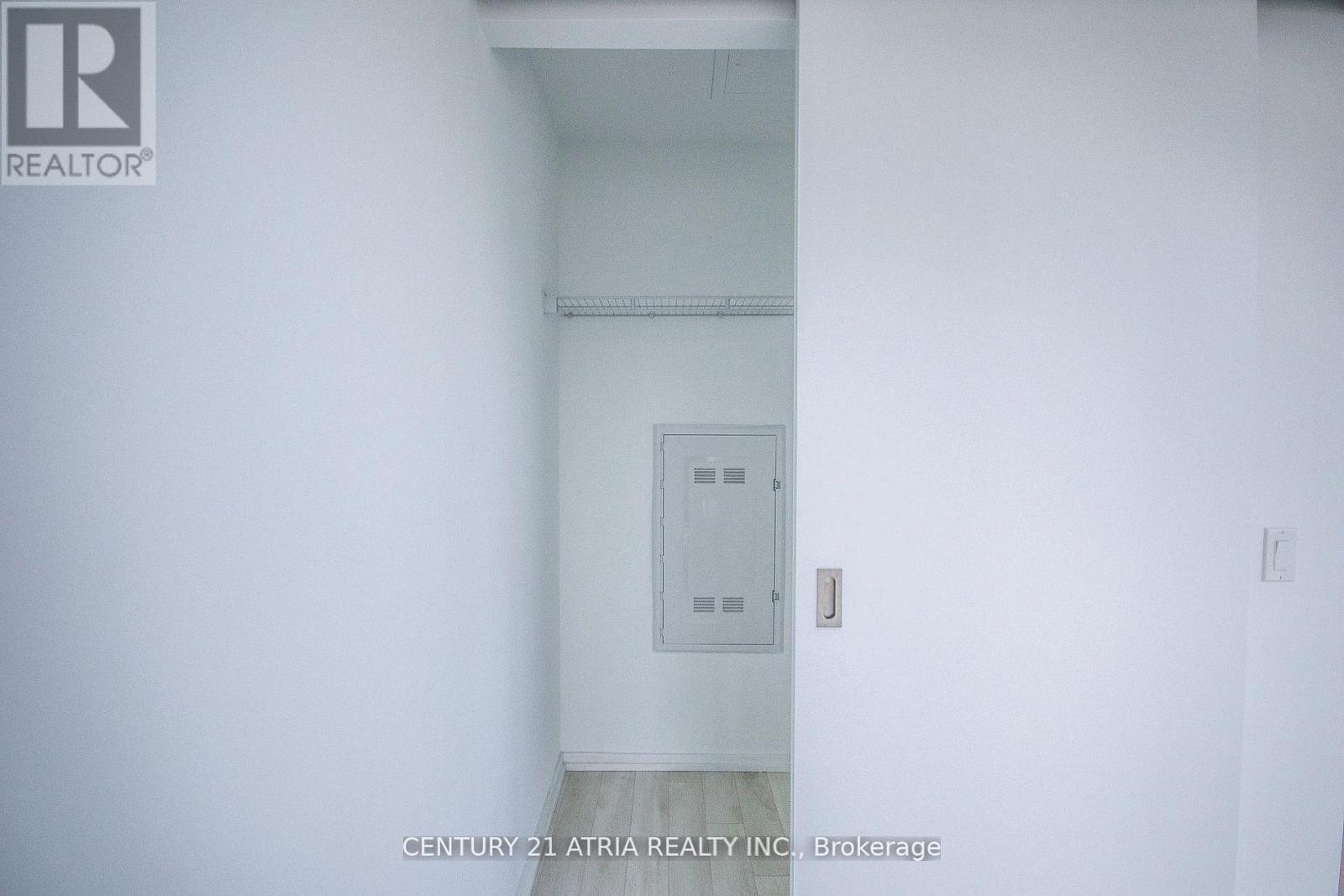 1913 - 197 Yonge Street, Toronto, Ontario  M5B 0C1 - Photo 9 - C12814448