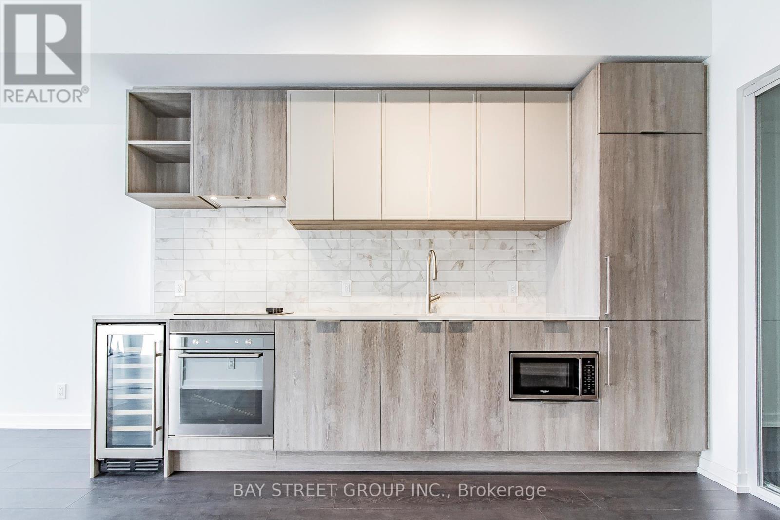 1203 - 2020 Bathurst Street, Toronto (Humewood-Cedarvale), Ontario  M5P 0A6 - Photo 2 - C12814478