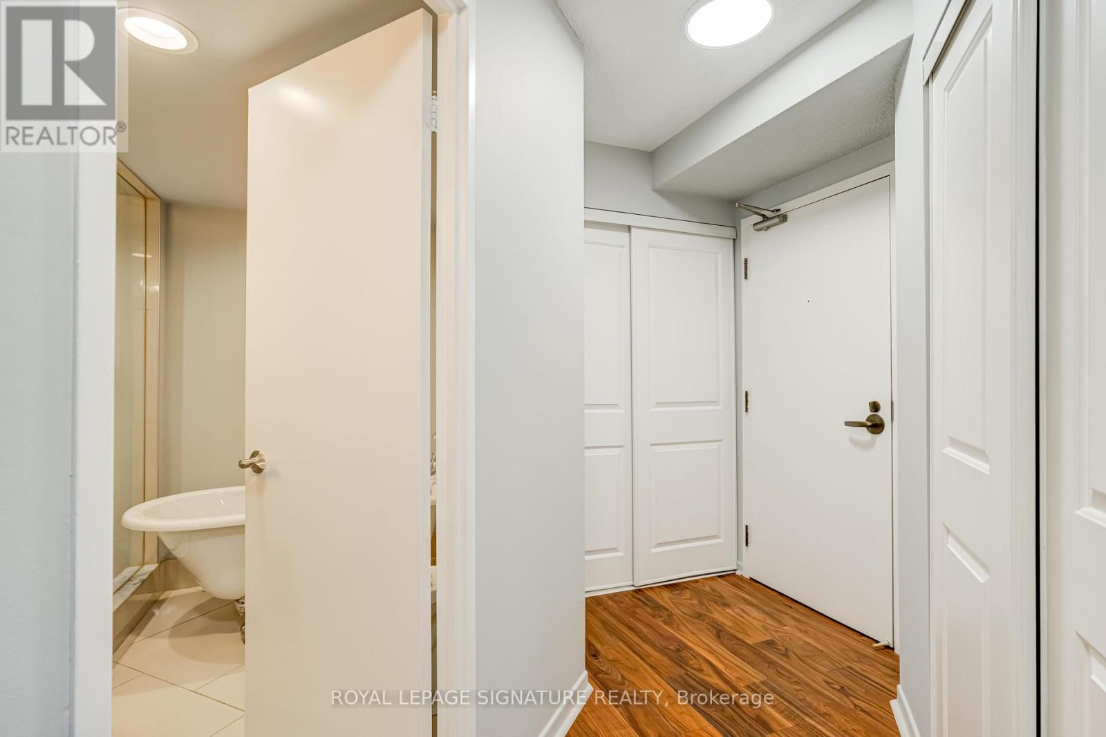 303 - 25 Maitland Street, Toronto, Ontario  M4Y 2W1 - Photo 2 - C12814480