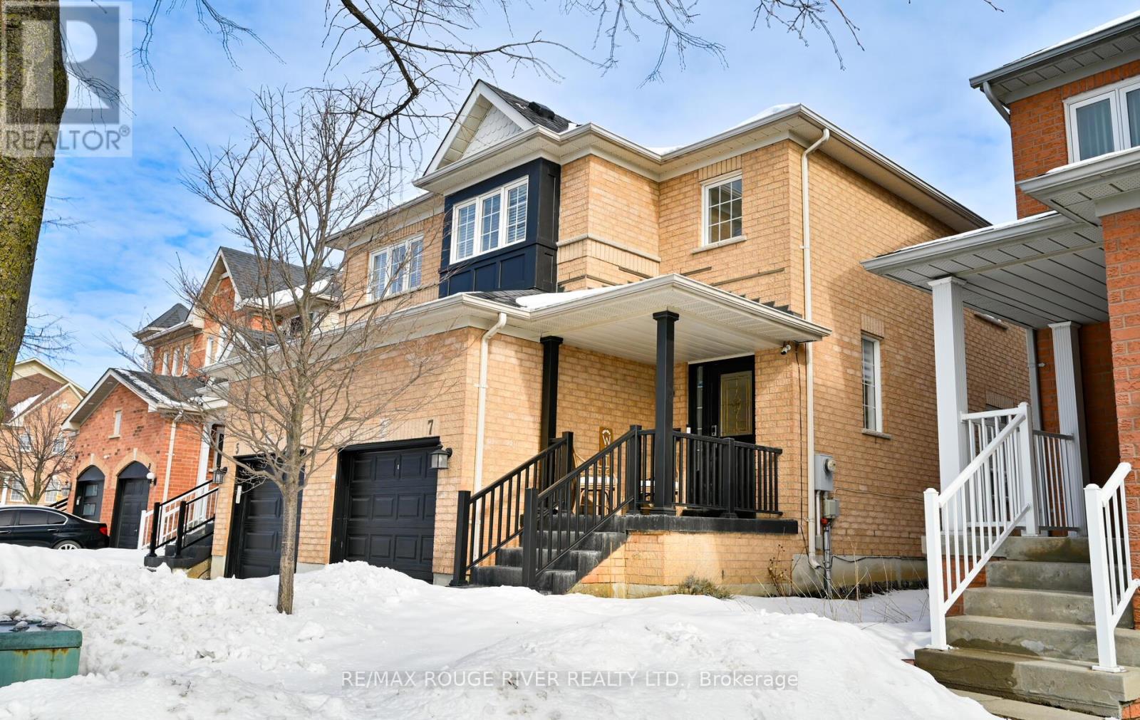 7 HEMANS COURT, Ajax, Ontario
