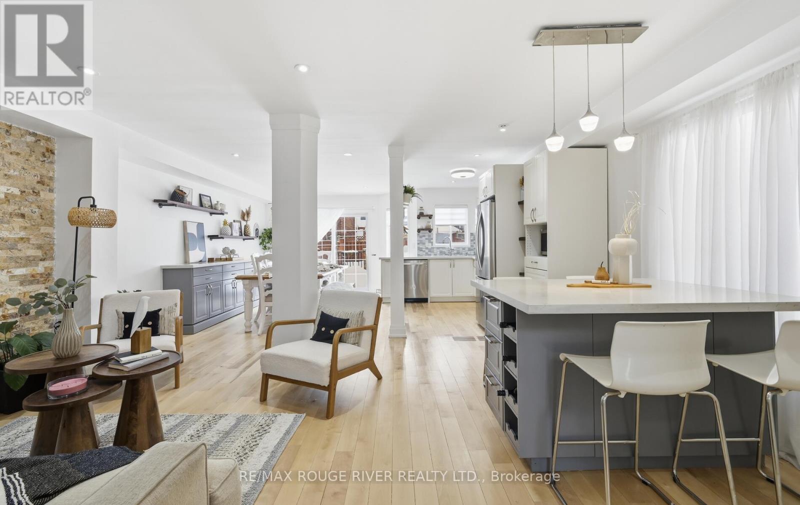 7 Hemans Court, Ajax, Ontario  L1T 4B9 - Photo 3 - E12814468