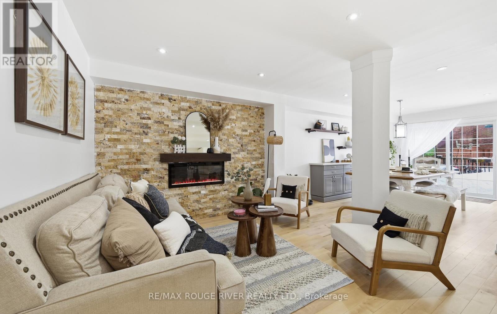 7 Hemans Court, Ajax, Ontario  L1T 4B9 - Photo 5 - E12814468