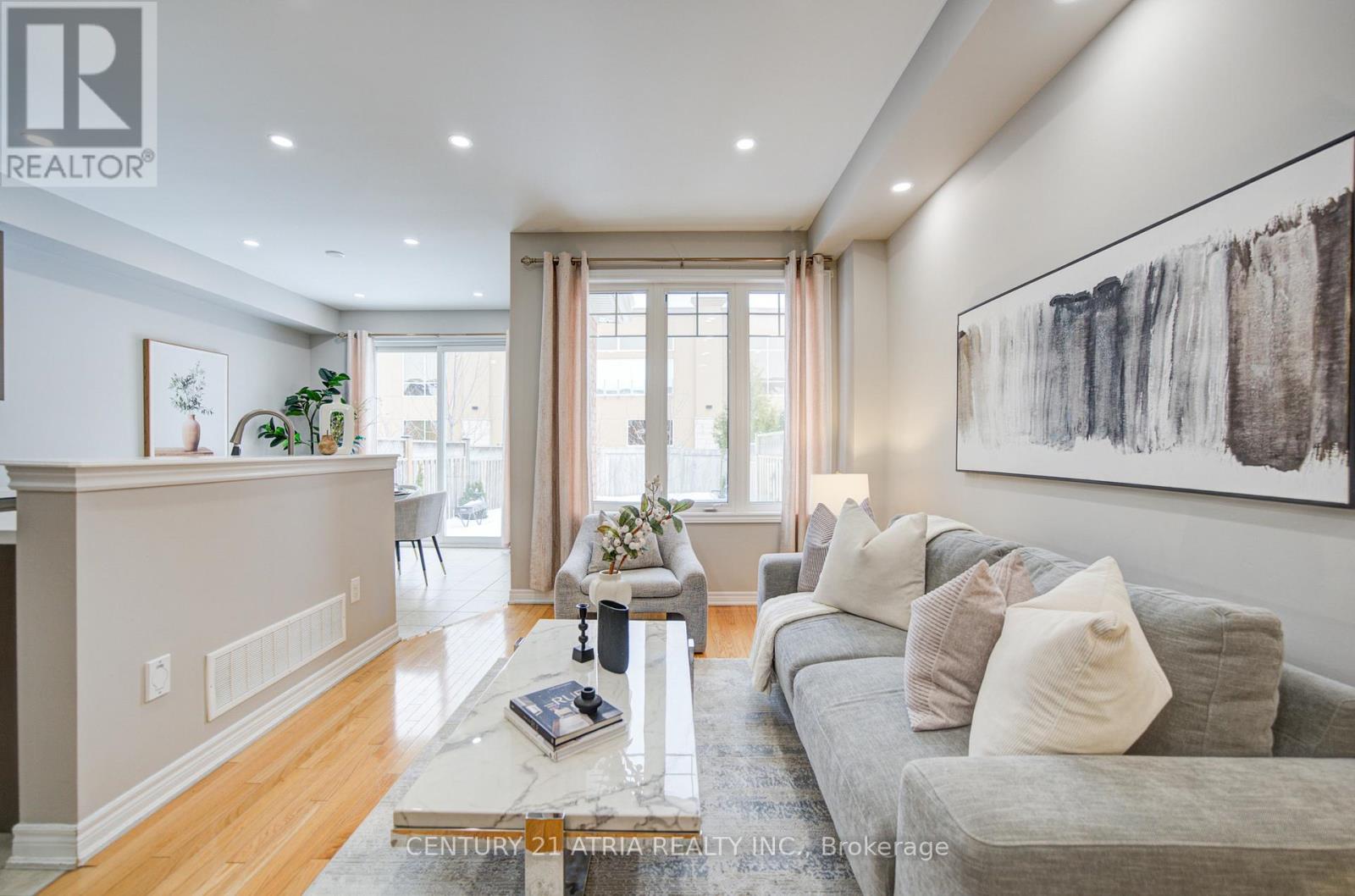 135 Windrow Street, Richmond Hill, Ontario  L4E 4Y4 - Photo 10 - N12814420