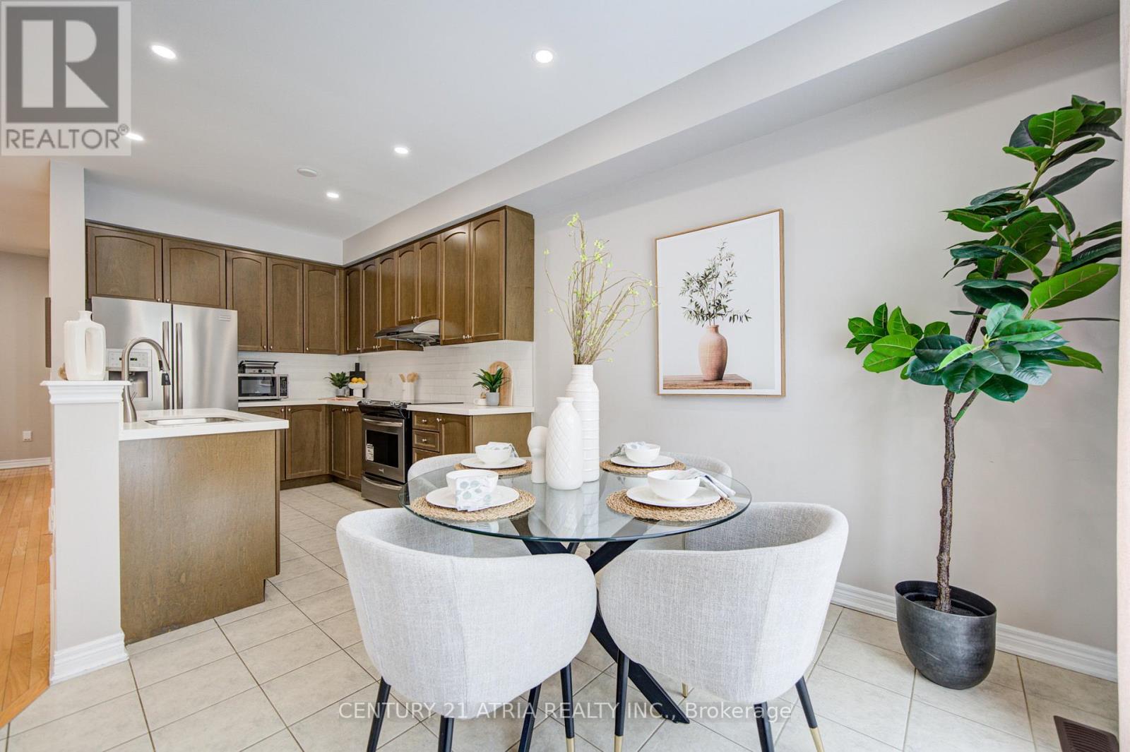 135 Windrow Street, Richmond Hill, Ontario  L4E 4Y4 - Photo 16 - N12814420