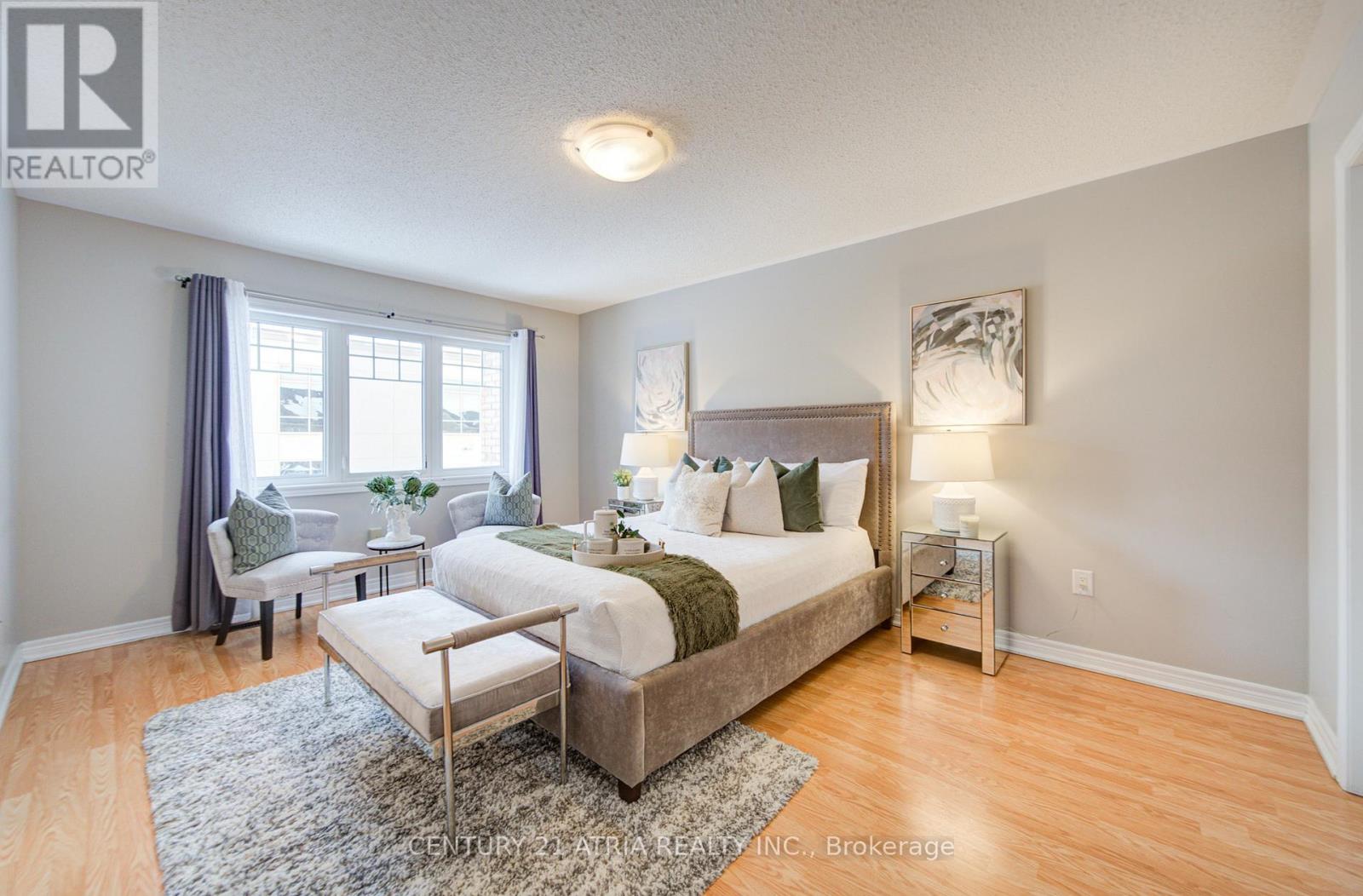 135 Windrow Street, Richmond Hill, Ontario  L4E 4Y4 - Photo 19 - N12814420