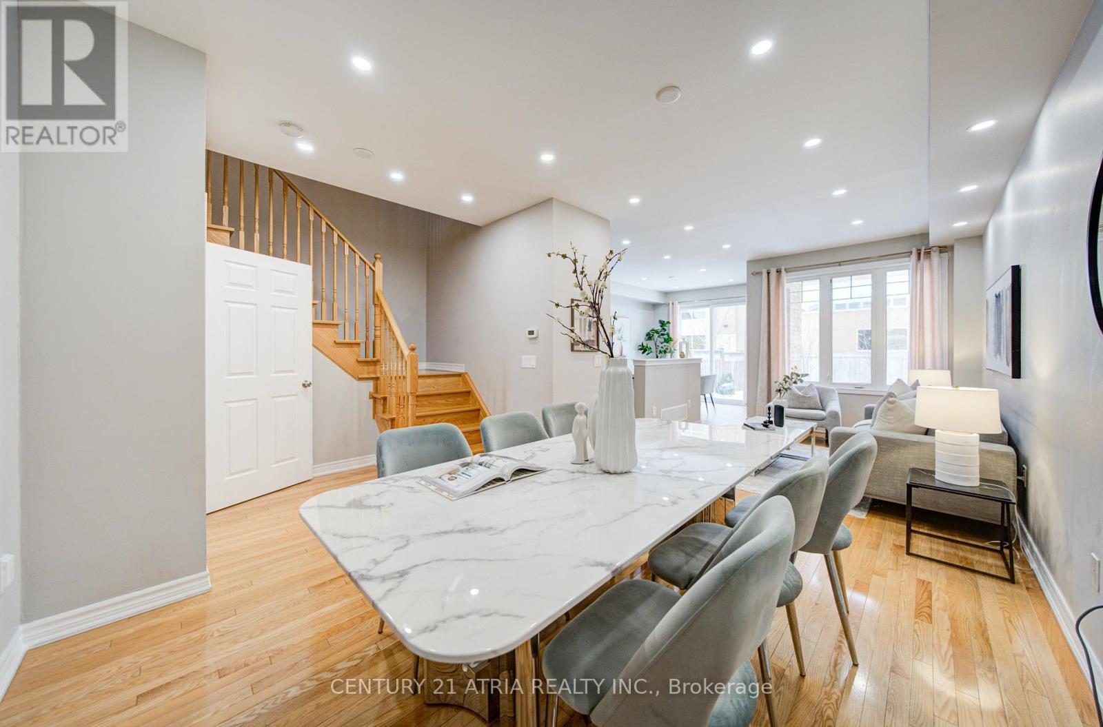 135 Windrow Street, Richmond Hill, Ontario  L4E 4Y4 - Photo 6 - N12814420