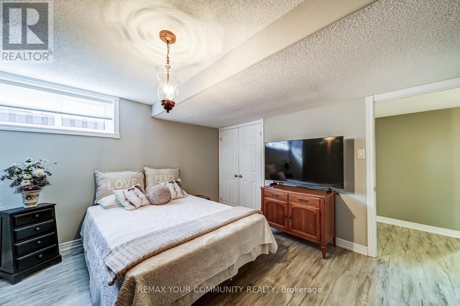 53 Highcastle Avenue, Georgina, Ontario  L4P 4B4 - Photo 33 - N12814490