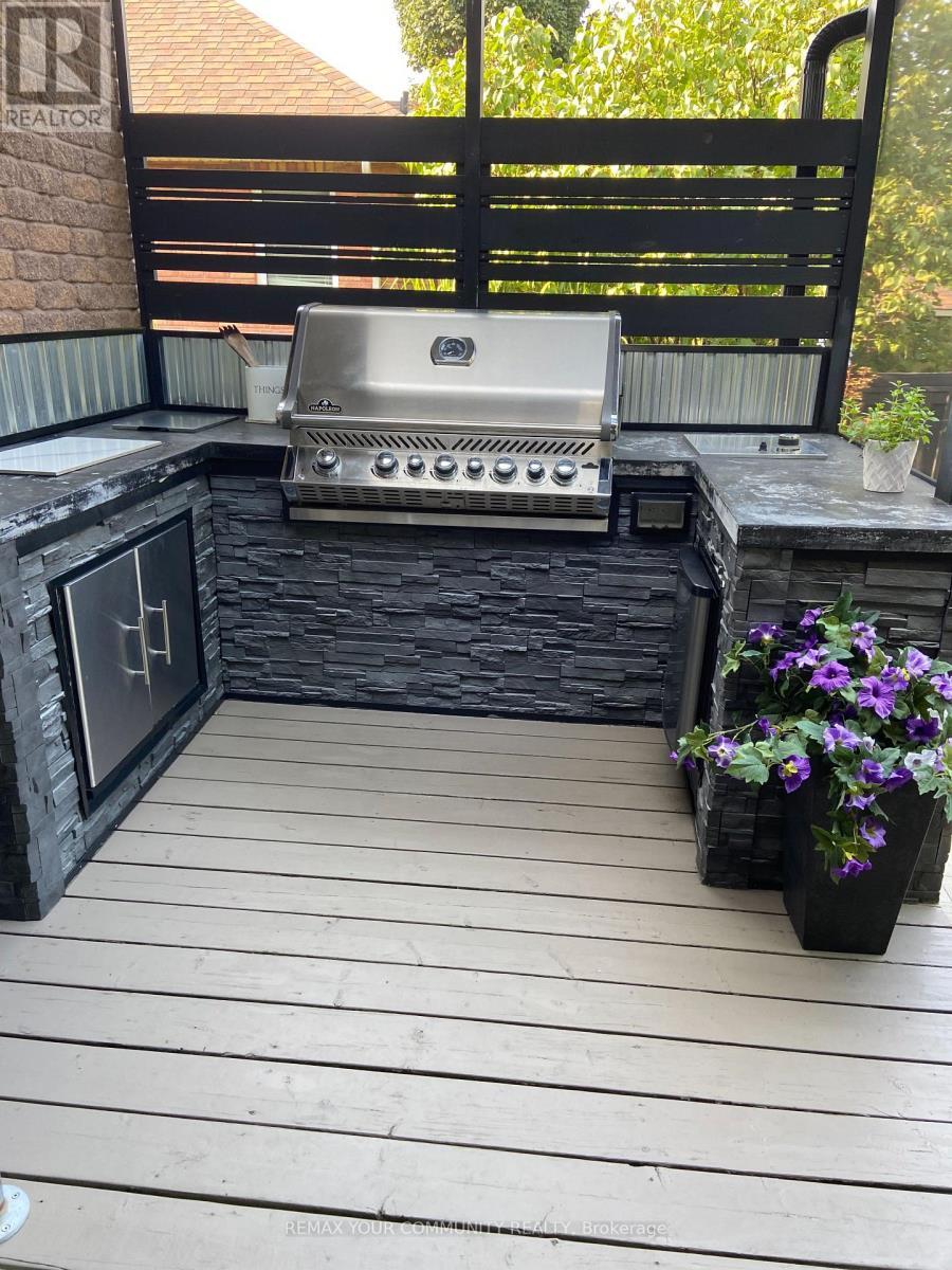 53 Highcastle Avenue, Georgina, Ontario  L4P 4B4 - Photo 41 - N12814490