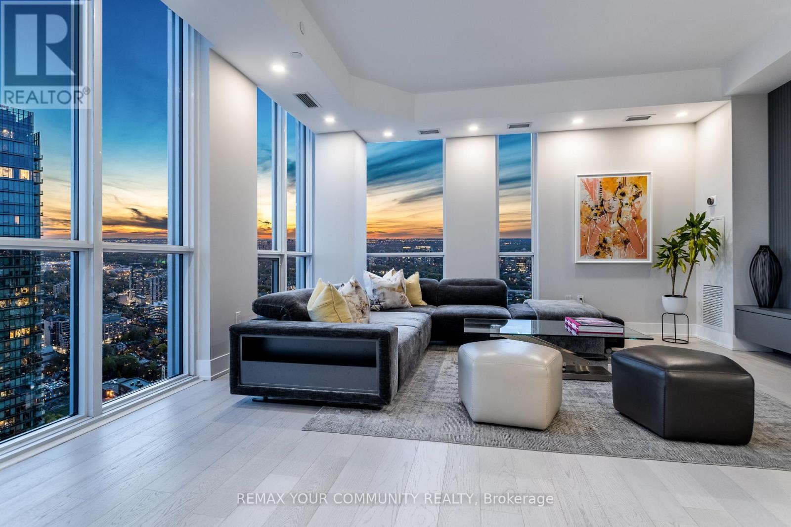 5405 - 1 Yorkville Avenue, Toronto, Ontario  M4W 0B1 - Photo 2 - C12785368