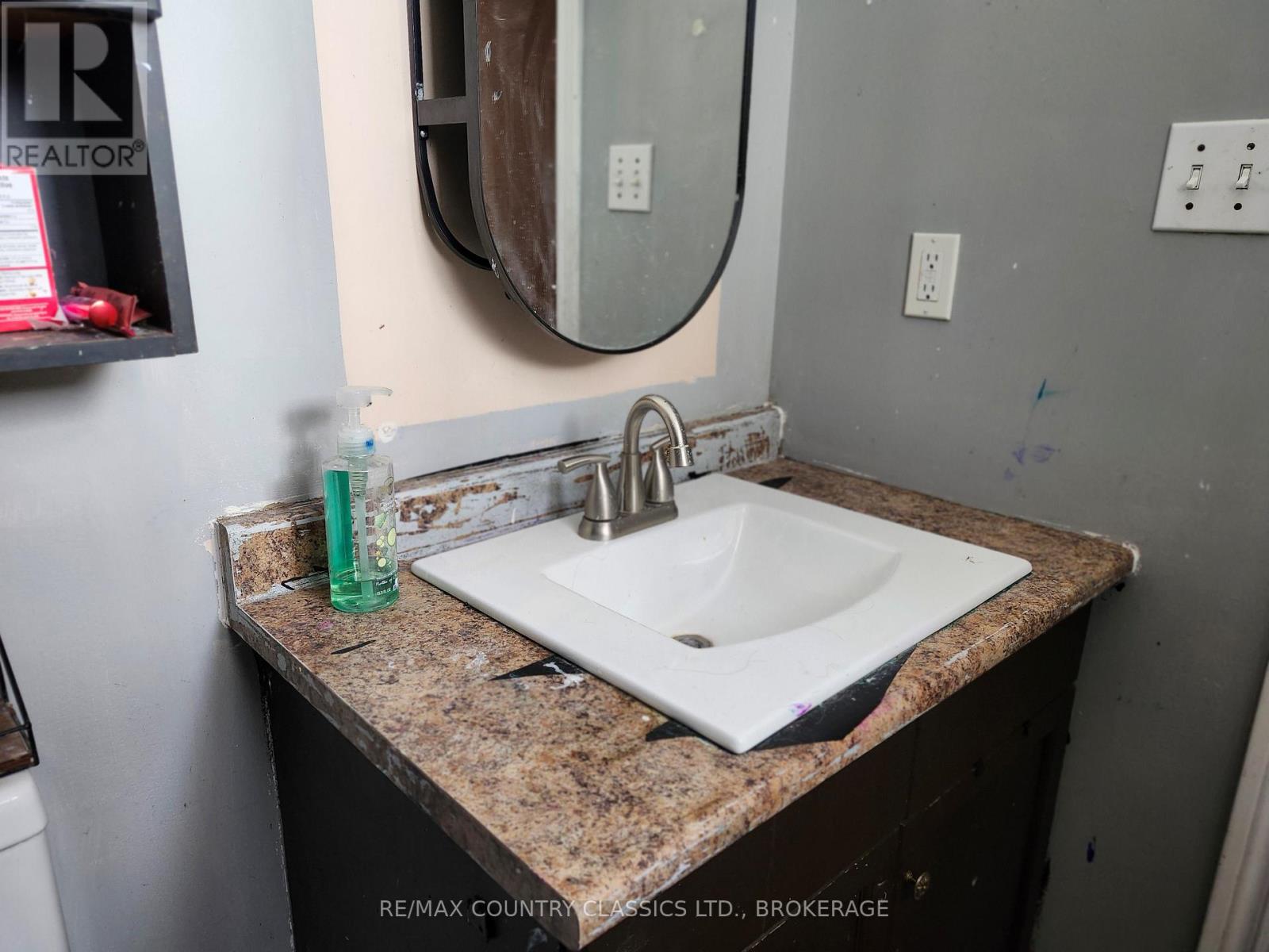 214 Addington Road 2, Addington Highlands, Ontario  K0H 2G0 - Photo 10 - X12812654