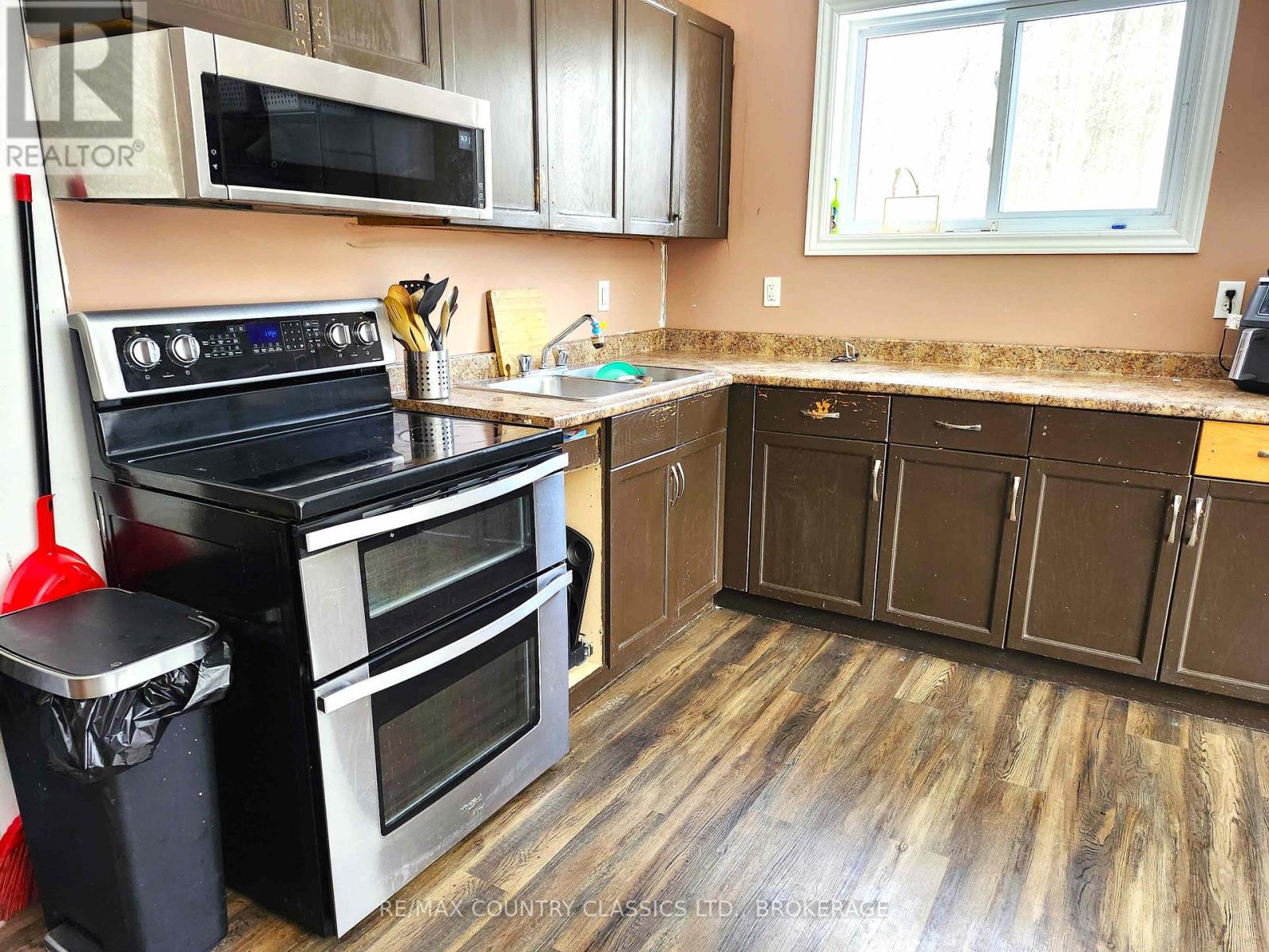 214 Addington Road 2, Addington Highlands, Ontario  K0H 2G0 - Photo 6 - X12812654