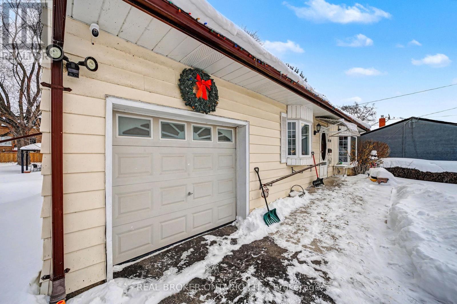 1069 Roosevelt Road, Mississauga, Ontario  L5G 3Y6 - Photo 26 - W12814462