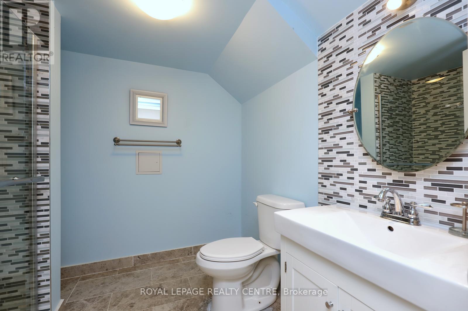 16 - 1021 Cedarglen Gate, Mississauga, Ontario  L5C 3A7 - Photo 42 - W12814488