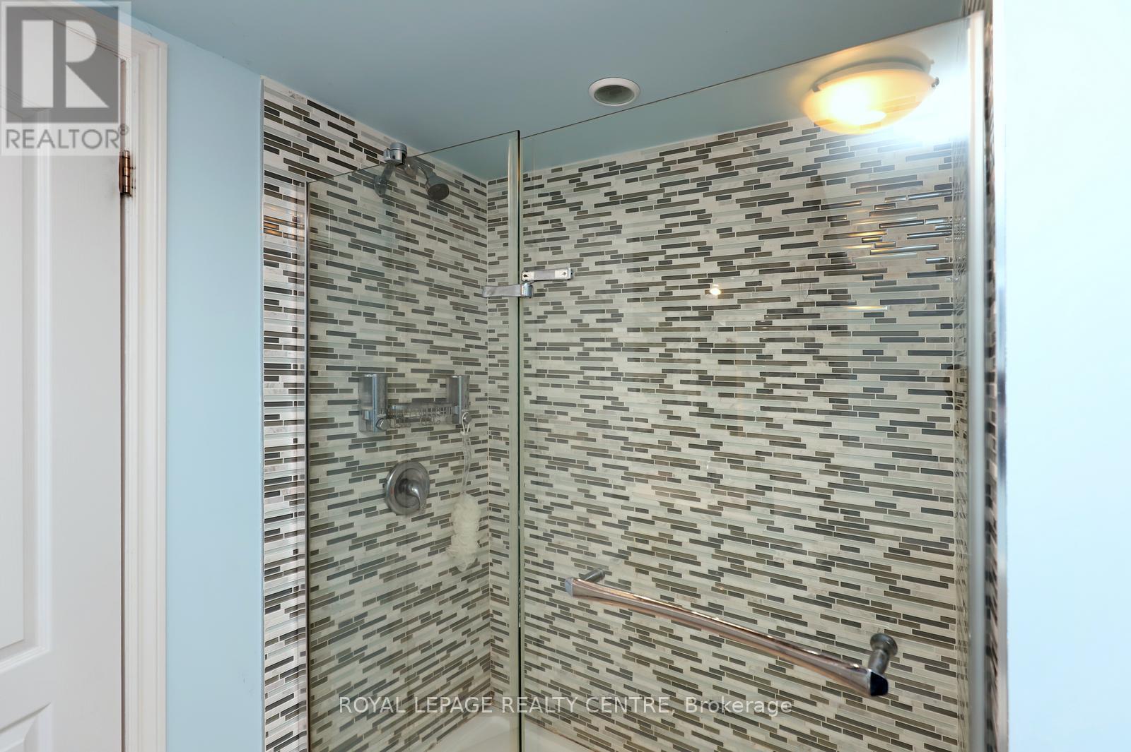 16 - 1021 Cedarglen Gate, Mississauga, Ontario  L5C 3A7 - Photo 43 - W12814488