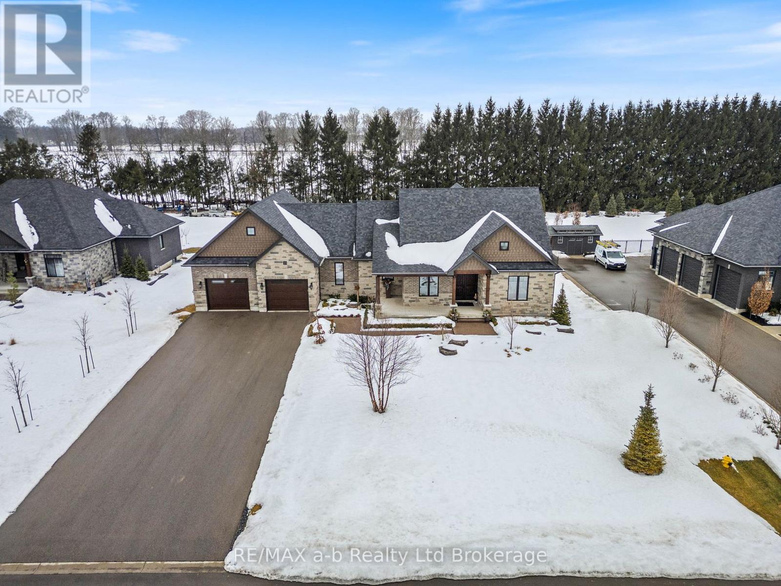 23 AUGUST CRESCENT, Norwich, Ontario