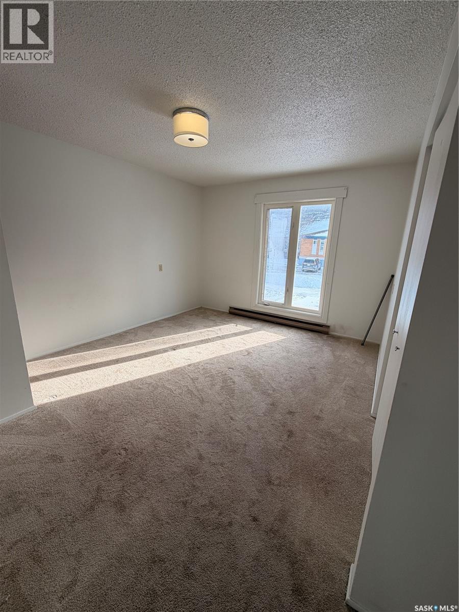 1005 Isabelle Street, Estevan, Saskatchewan  S4A 1R1 - Photo 5 - SK029047