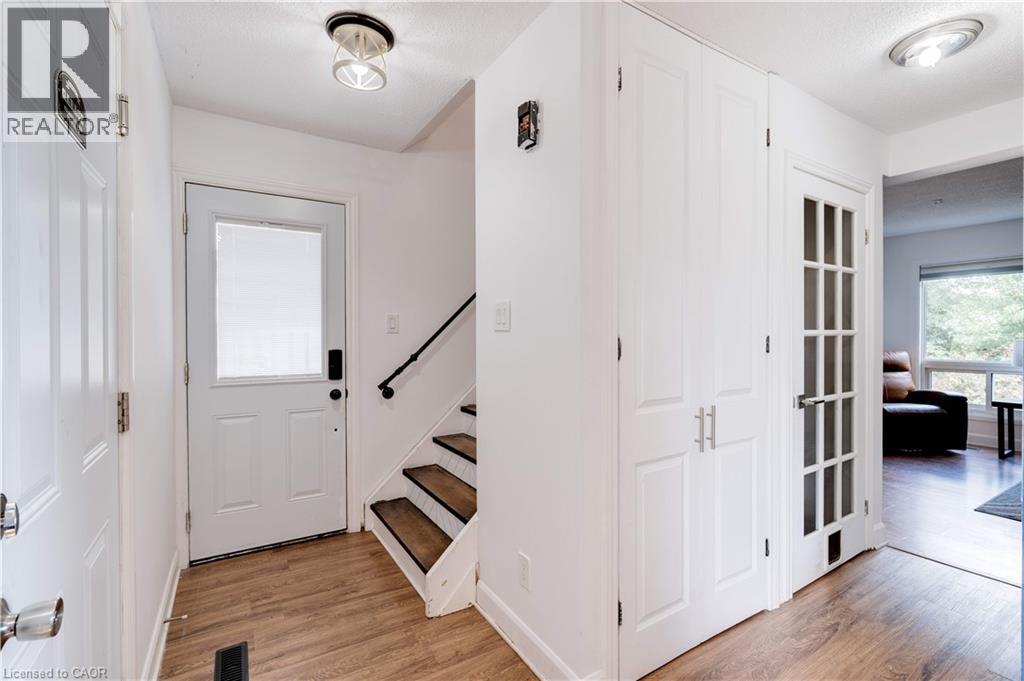 2261 Leominster Drive, Burlington, Ontario  L7P 3W8 - Photo 14 - 40786567