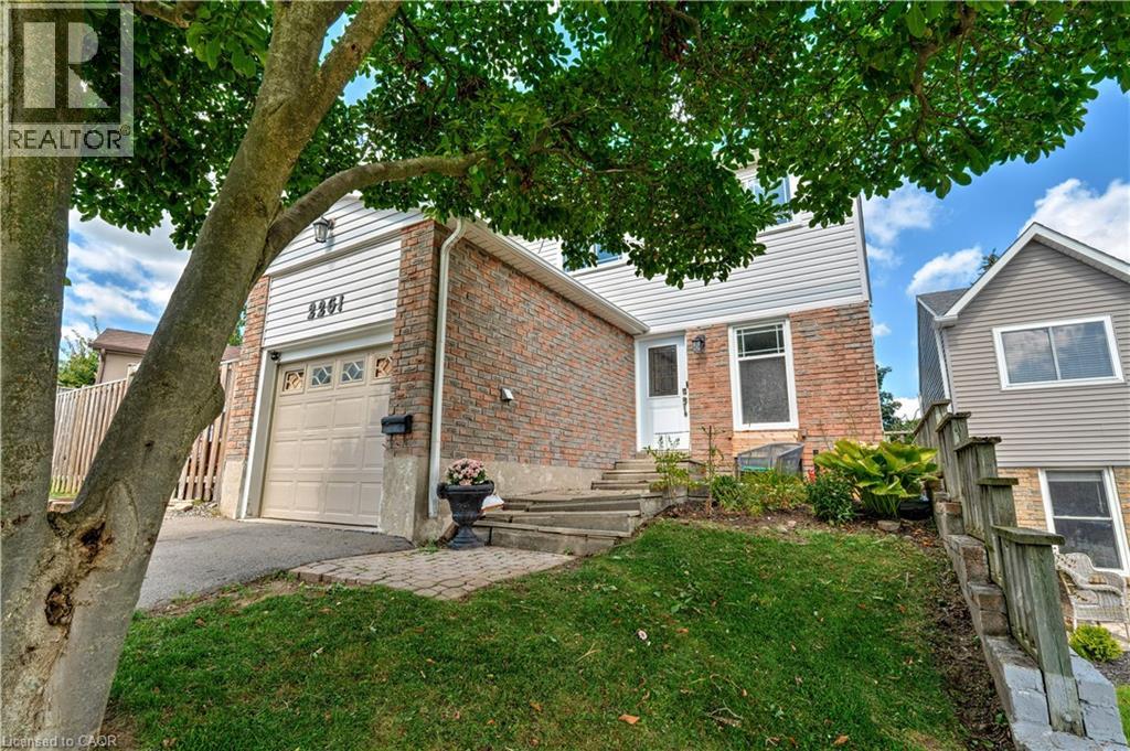 2261 Leominster Drive, Burlington, Ontario  L7P 3W8 - Photo 3 - 40786567