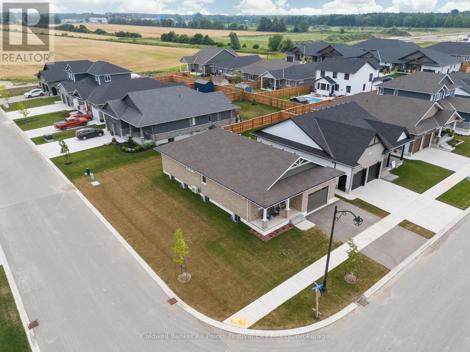 451 Woodridge Drive, Goderich, Ontario  N7A 0C7 - Photo 47 - X12814668