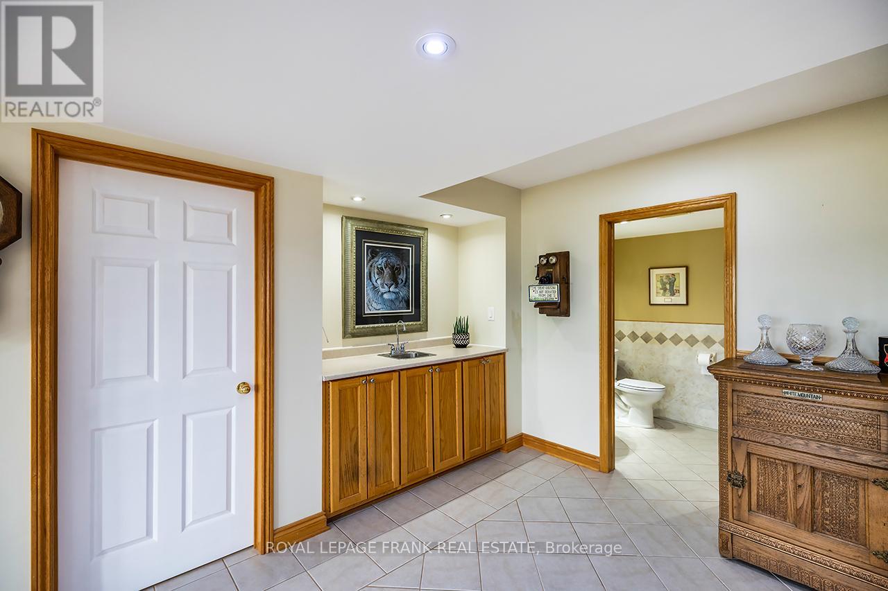 202 Southcrest Drive, Kawartha Lakes, Ontario  L0C 1G0 - Photo 37 - X12814508