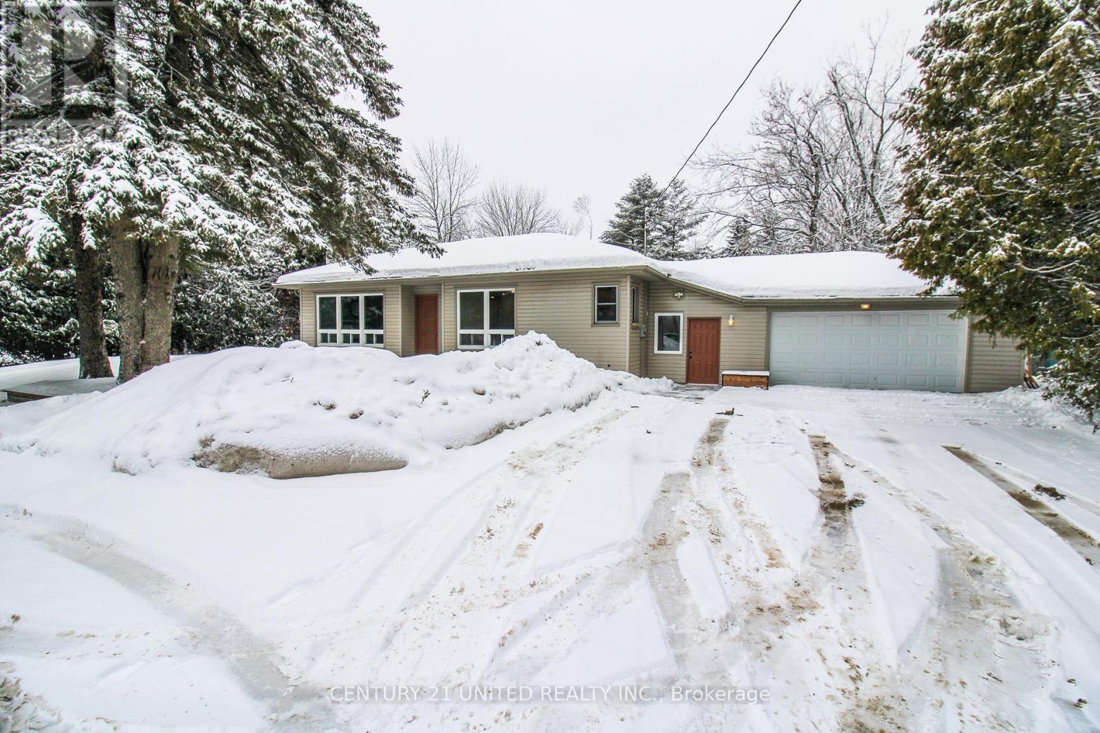3017 Lakefield Road, Selwyn, Ontario  K9J 6X5 - Photo 1 - X12814612