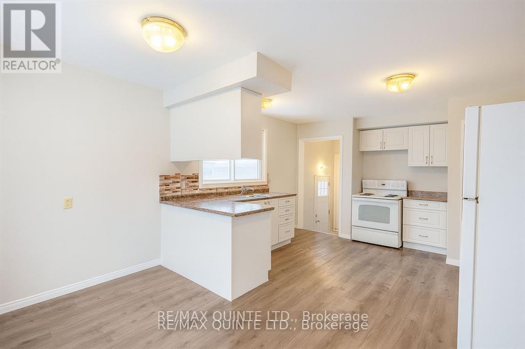 25 Union Street, Belleville, Ontario  K8P 2B5 - Photo 3 - X12814626
