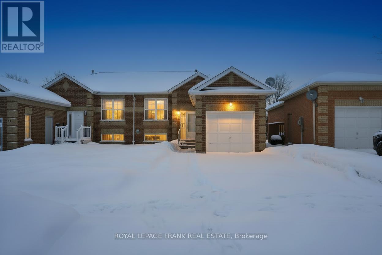 10 Flavelle Crescent, Kawartha Lakes (Lindsay), Ontario  K9V 6E2 - Photo 2 - X12814670