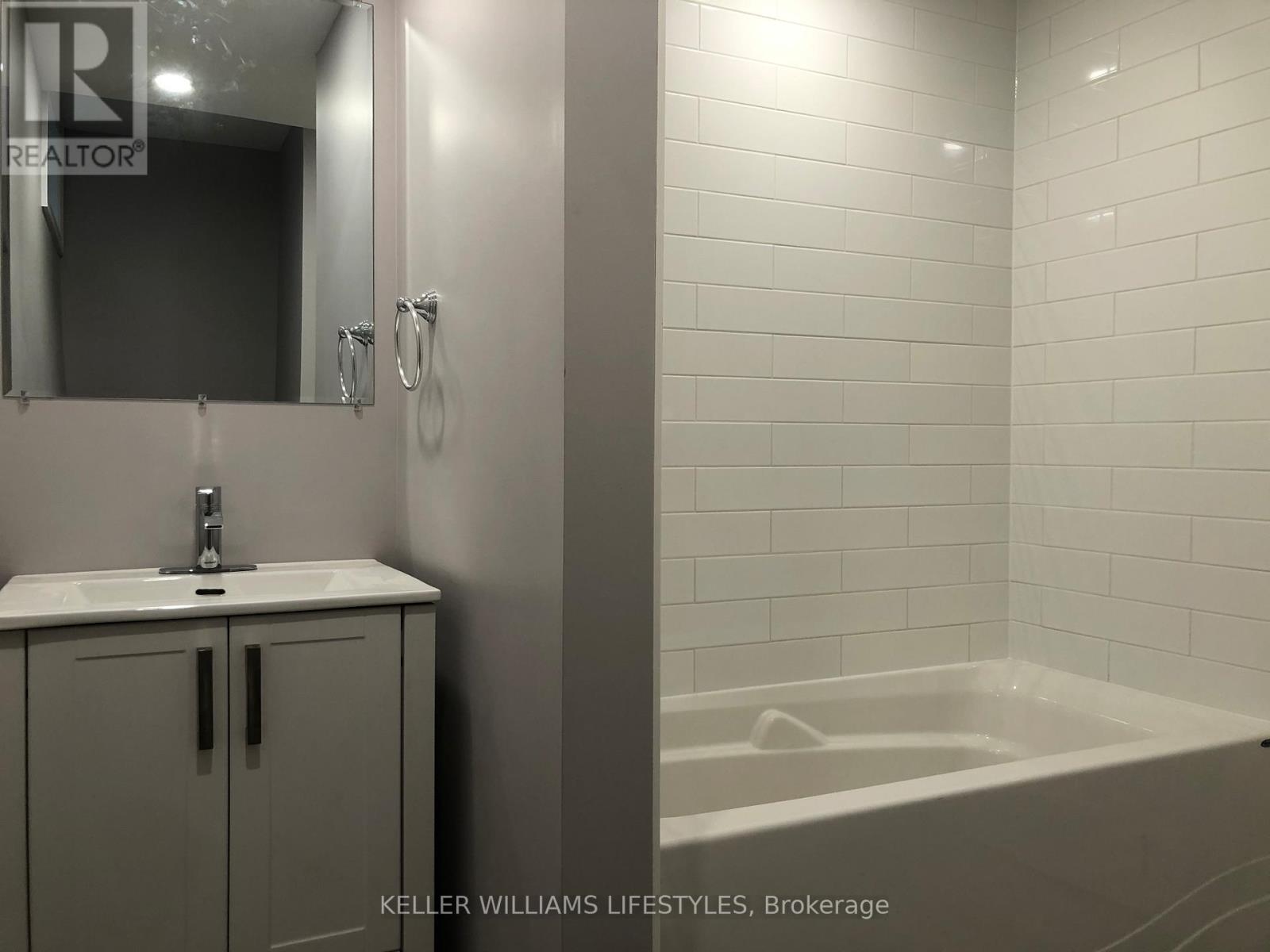 Lower - 18 Queenston Crescent, London East, Ontario  N5W 1N6 - Photo 10 - X12814570