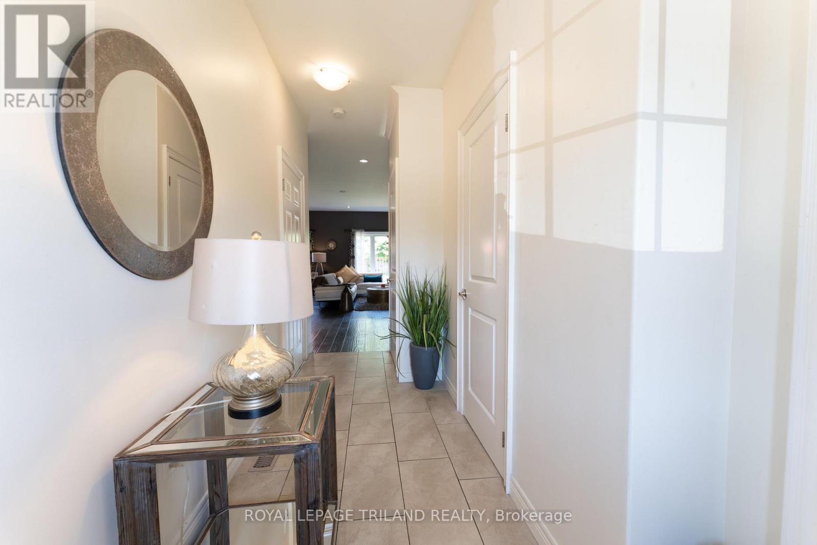 1090 Oakcrossing Road, London North, Ontario  N6H 0E9 - Photo 15 - X12814658