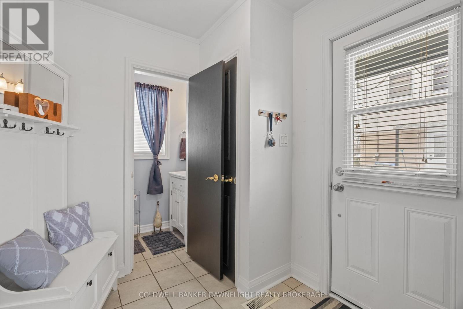 115 Columbia Drive, South Huron, Ontario  N0M 1Y0 - Photo 5 - X12814750