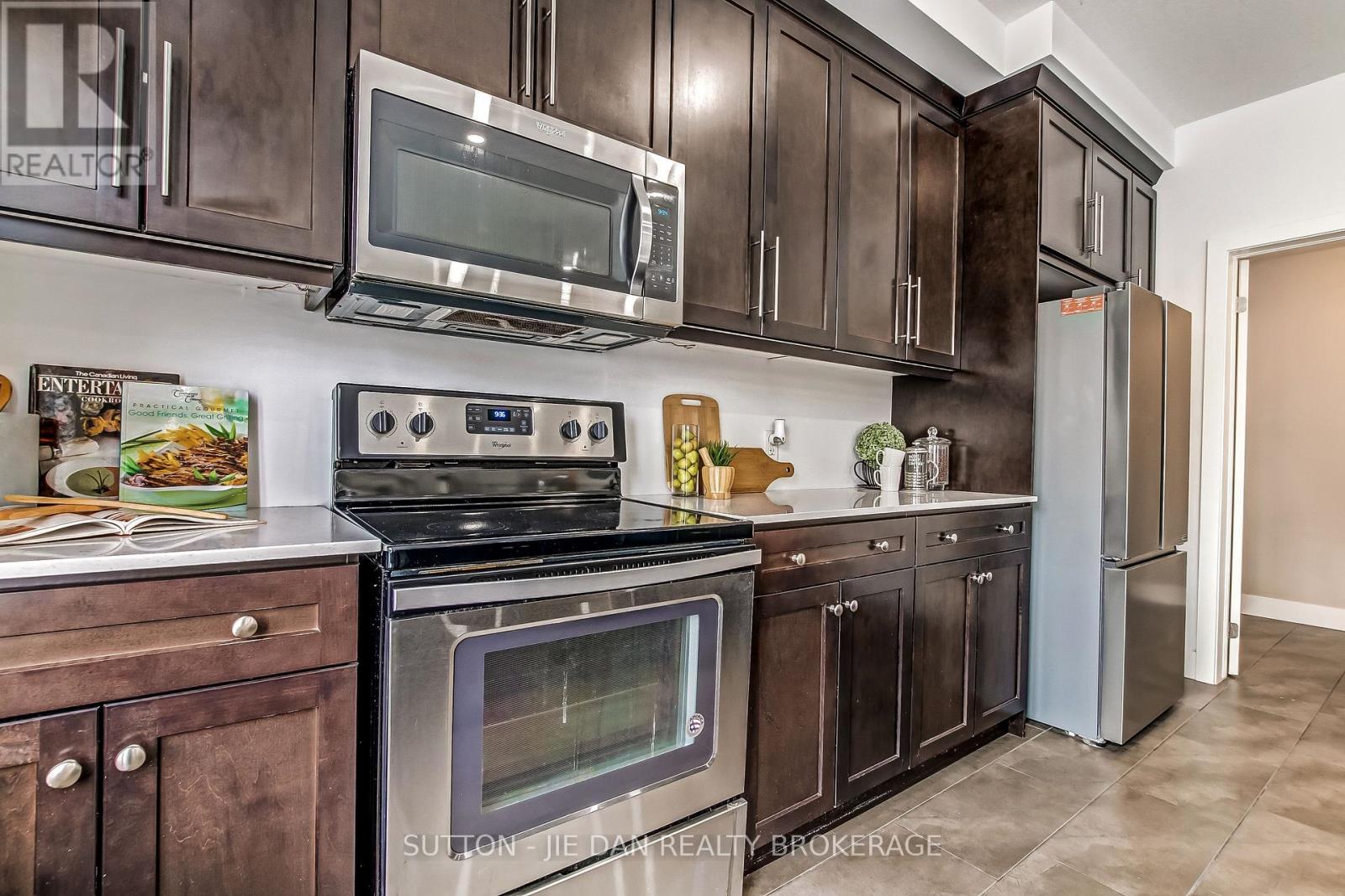 78 - 1960 Dalmagarry Road, London North, Ontario  N6G 0T8 - Photo 11 - X12814798