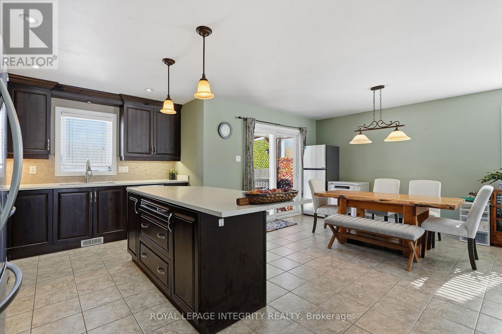 53 Beaver Lane, The Nation, Ontario  K0A 2M0 - Photo 9 - X12814502