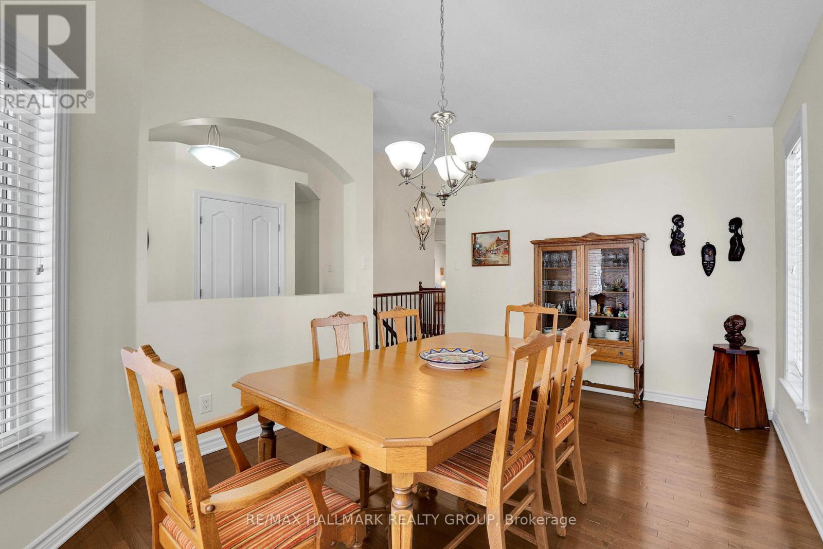 165 Granite Court, Ottawa, Ontario  K2M 0A3 - Photo 4 - X12814578