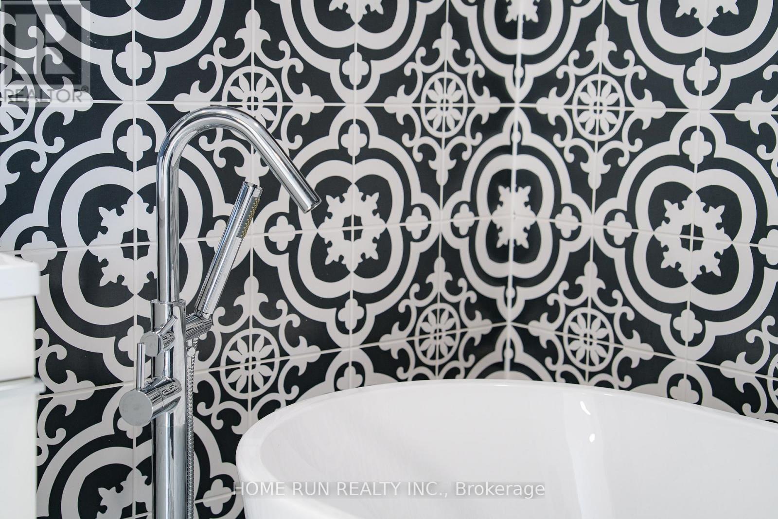 224 Walden Drive, Ottawa, Ontario  K2K 2M3 - Photo 34 - X12814710