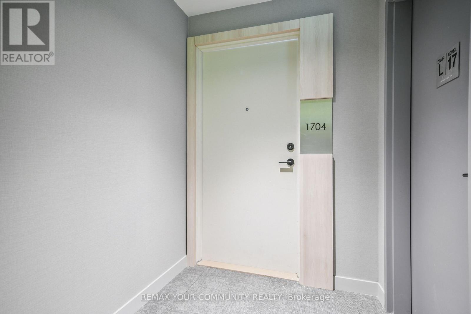 1704 - 1050 Eastern Avenue, Toronto, Ontario  M4L 0B7 - Photo 4 - E12767414