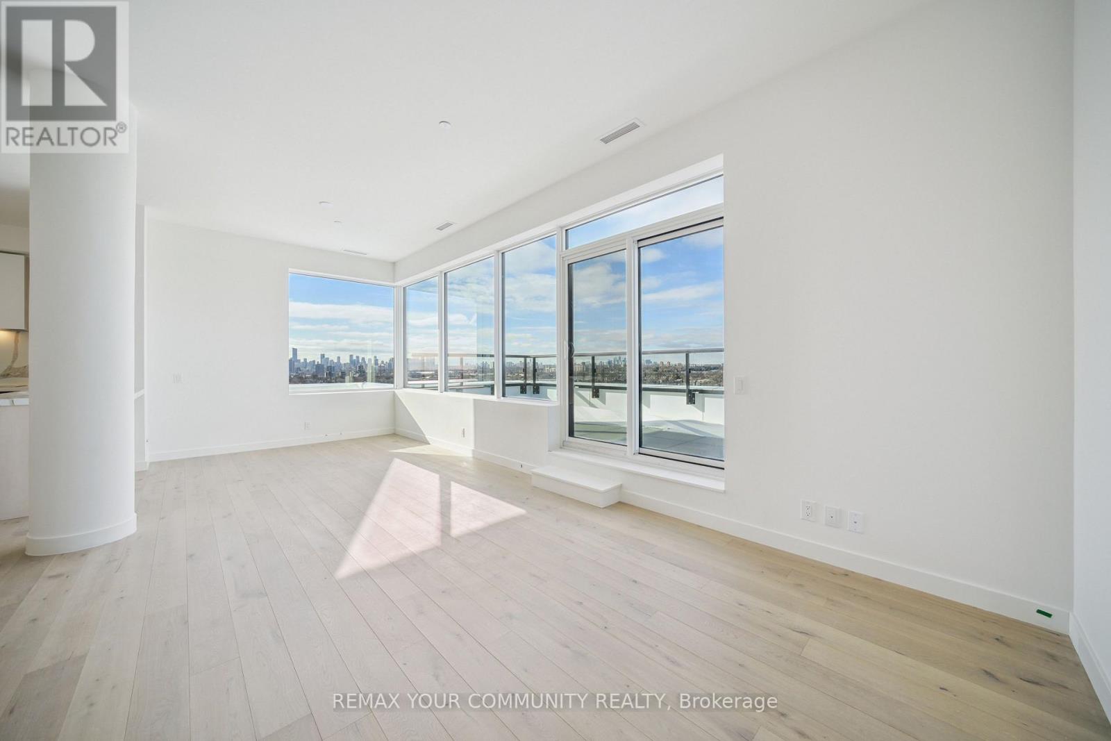 1704 - 1050 Eastern Avenue, Toronto, Ontario  M4L 0B7 - Photo 18 - E12767414