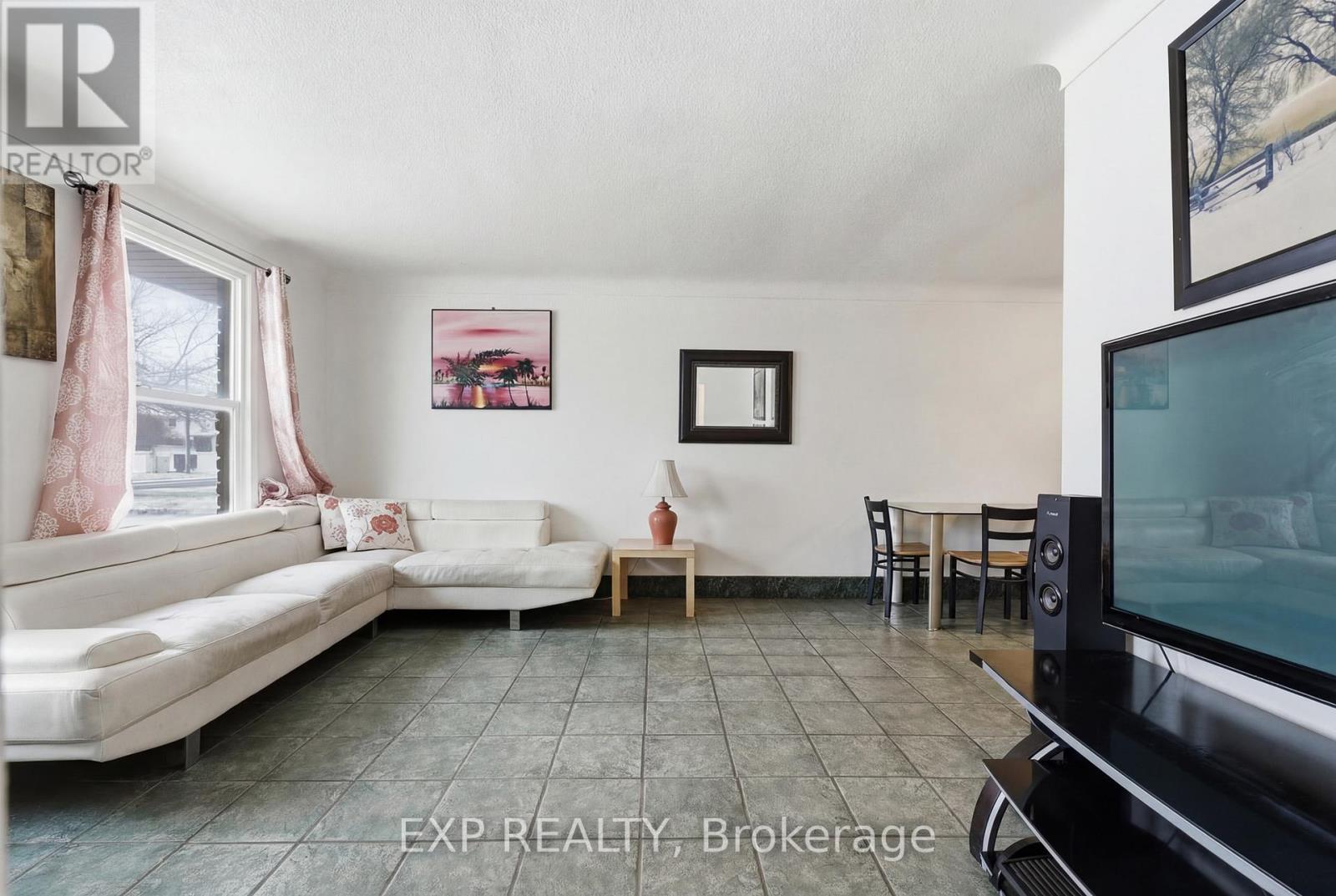 552 First Avenue, Welland, Ontario  L3C 1Z3 - Photo 6 - X12814730