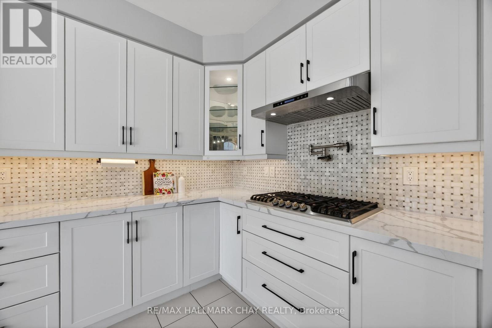 997 Barton Way, Innisfil, Ontario  L9S 0N5 - Photo 14 - N12799062