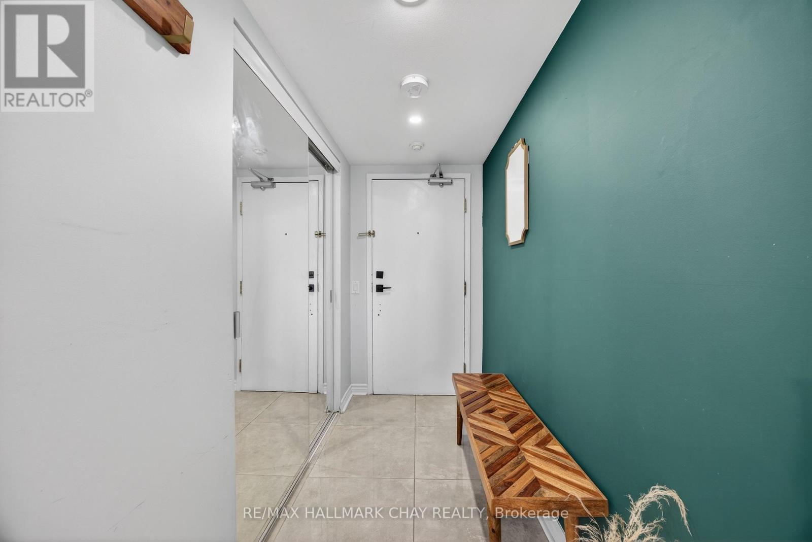 508 - 160 Wellington Street E, Aurora, Ontario  L4G 1J3 - Photo 2 - N12800848