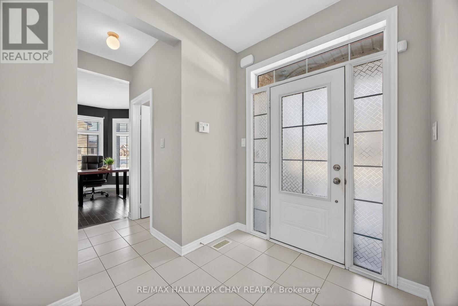 997 Barton Way, Innisfil, Ontario  L9S 0N5 - Photo 4 - N12799062