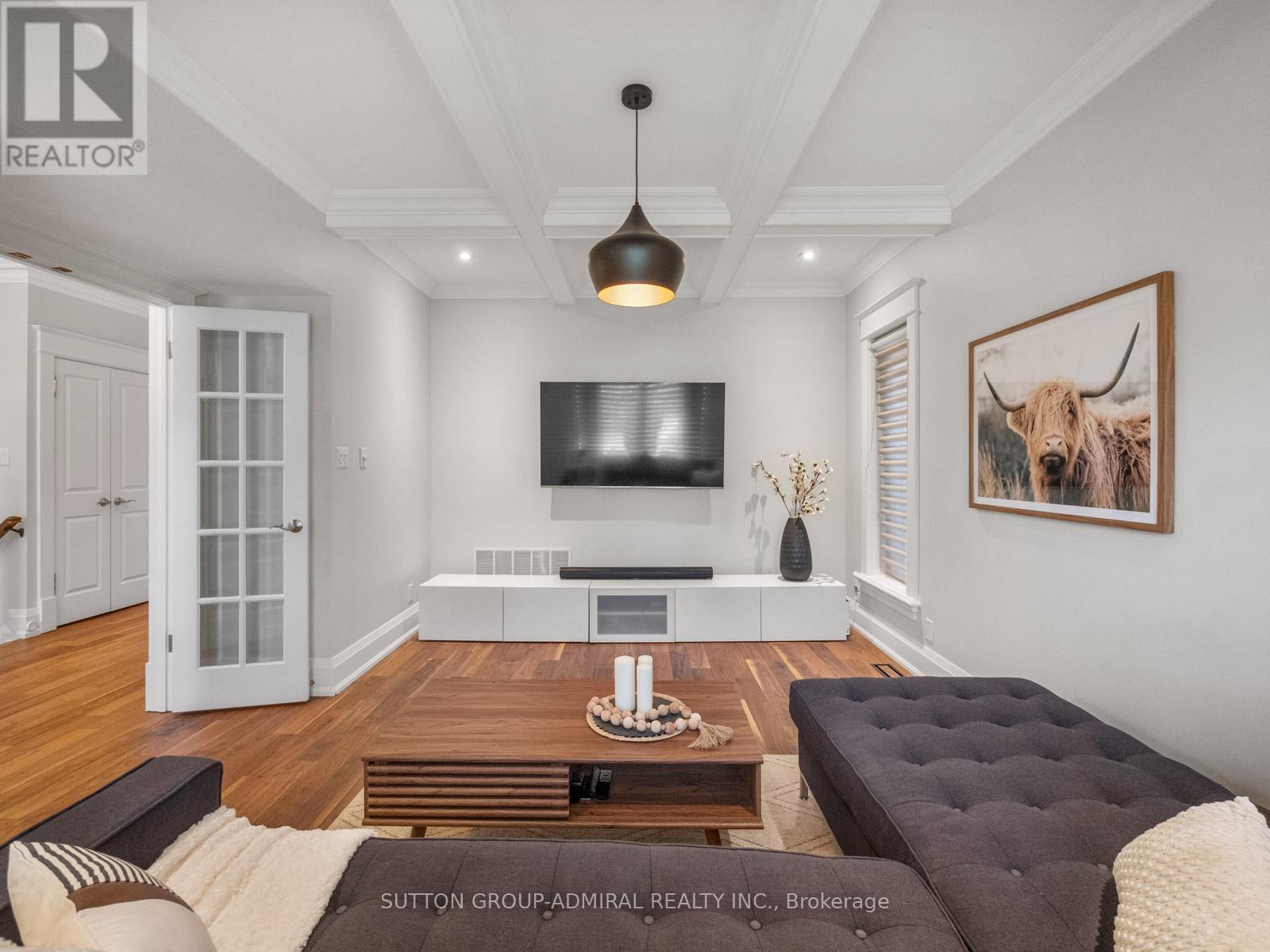 26 Puckeridge Crescent, Toronto, Ontario  M9B 3A2 - Photo 6 - W12771058