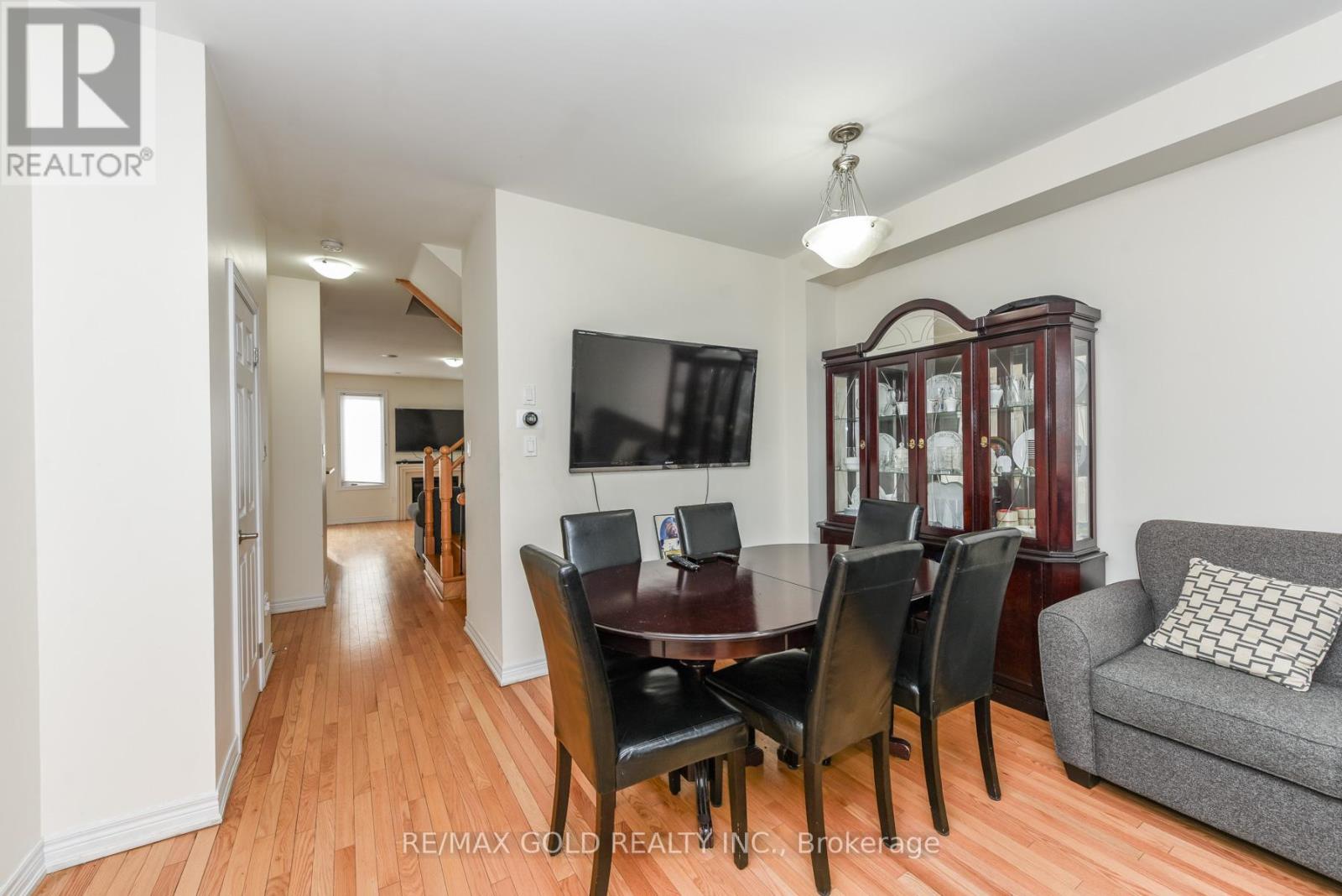22 Merrickville Way, Brampton, Ontario  L6Y 0V5 - Photo 4 - W12795422