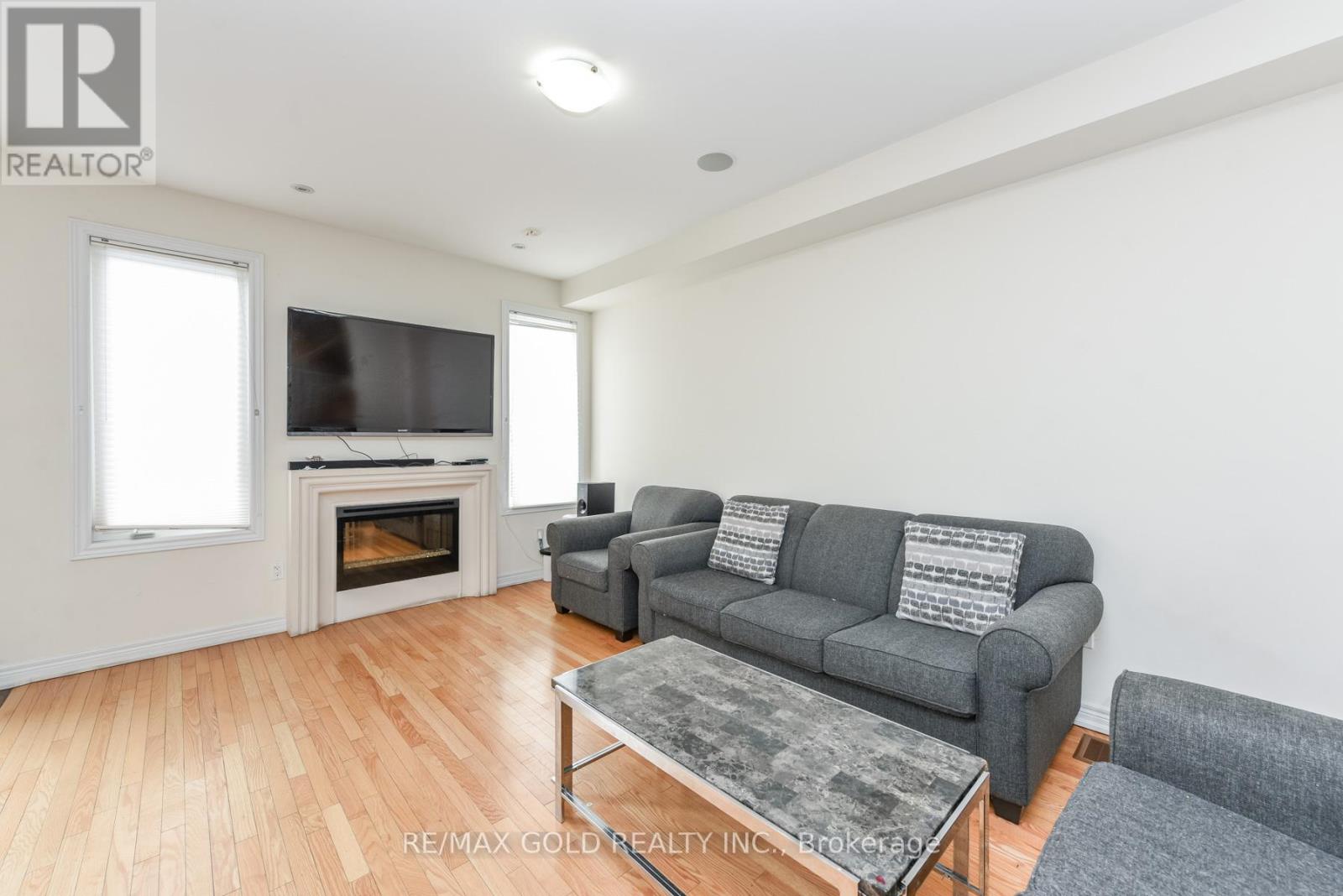 22 Merrickville Way, Brampton, Ontario  L6Y 0V5 - Photo 7 - W12795422