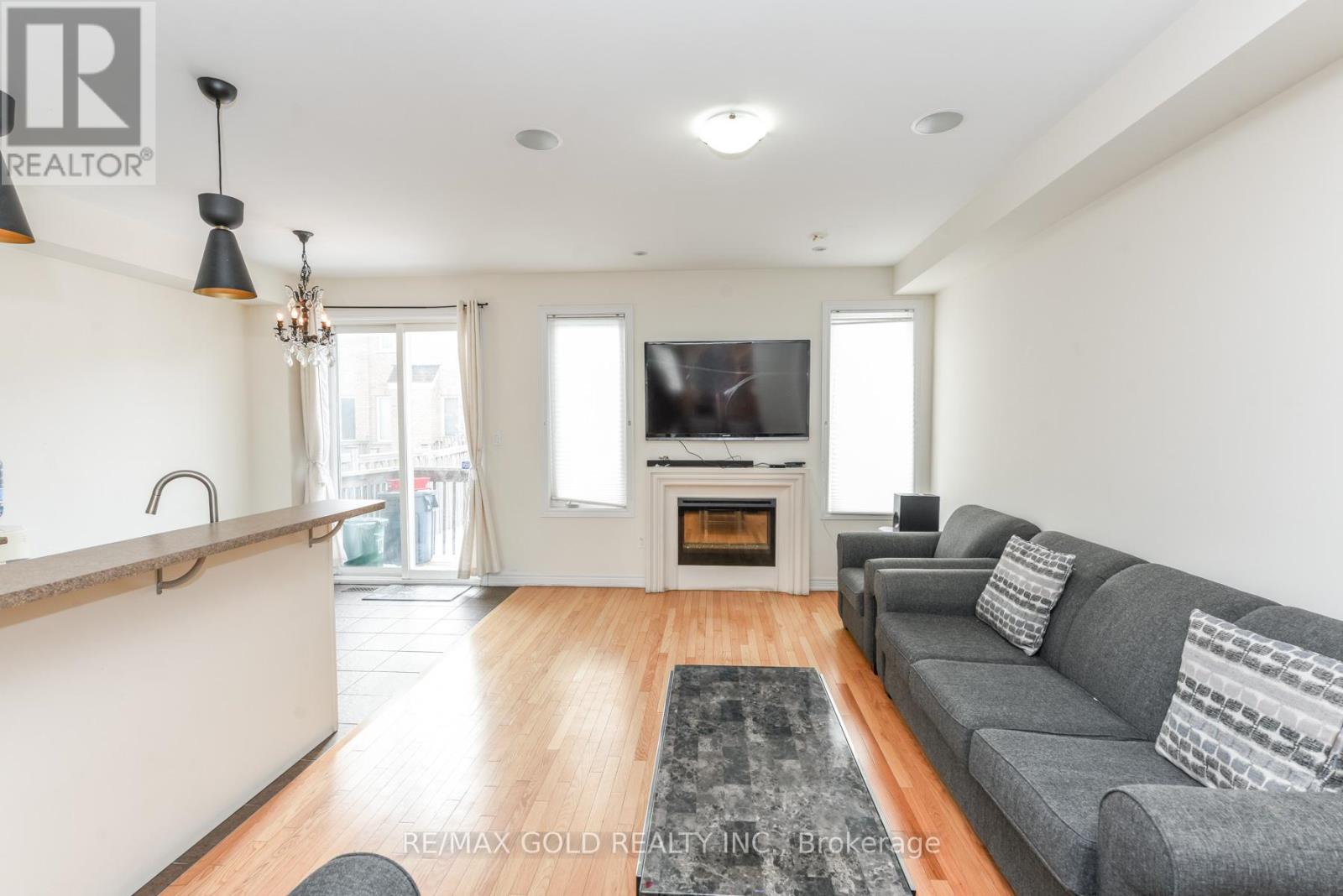 22 Merrickville Way, Brampton, Ontario  L6Y 0V5 - Photo 8 - W12795422