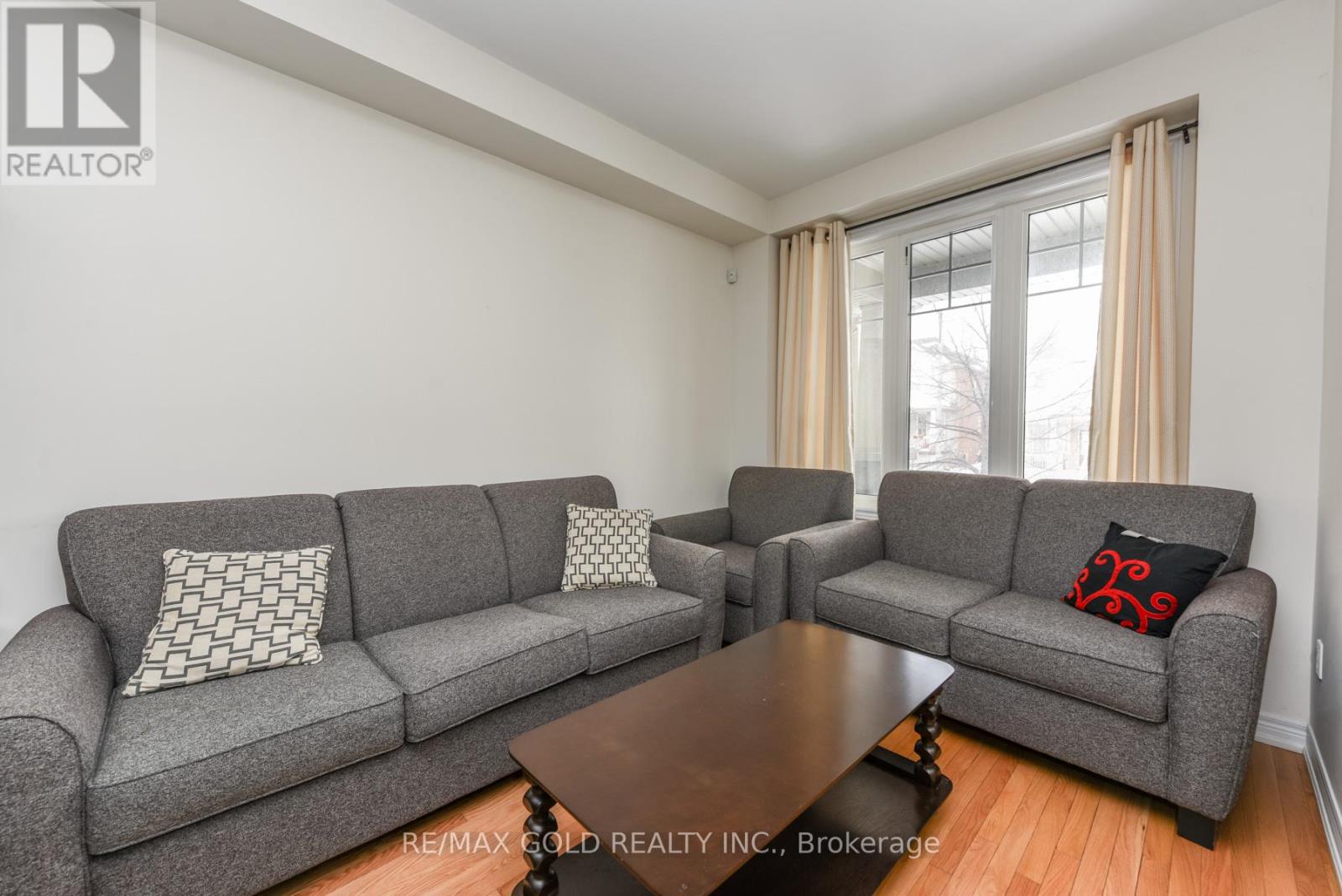 22 Merrickville Way, Brampton, Ontario  L6Y 0V5 - Photo 5 - W12795422